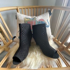 Rebecca Minkoff Black Wedge 8